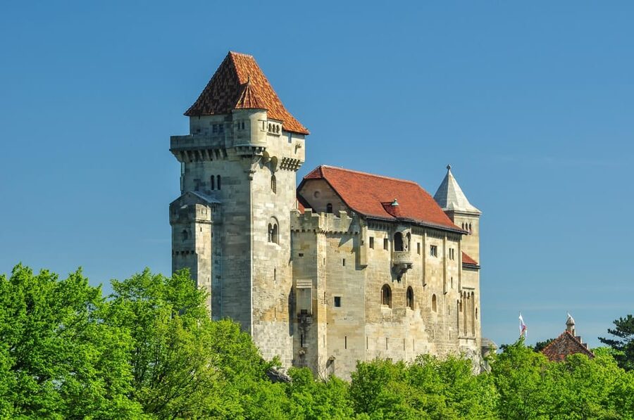 Vienna: Vienna Woods Tour with Underground Lake and Wine - Key details worth knowing