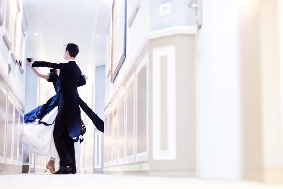 Vienna: Viennese Waltz Workshop for Couples - Learning the Steps Without Prior Experience