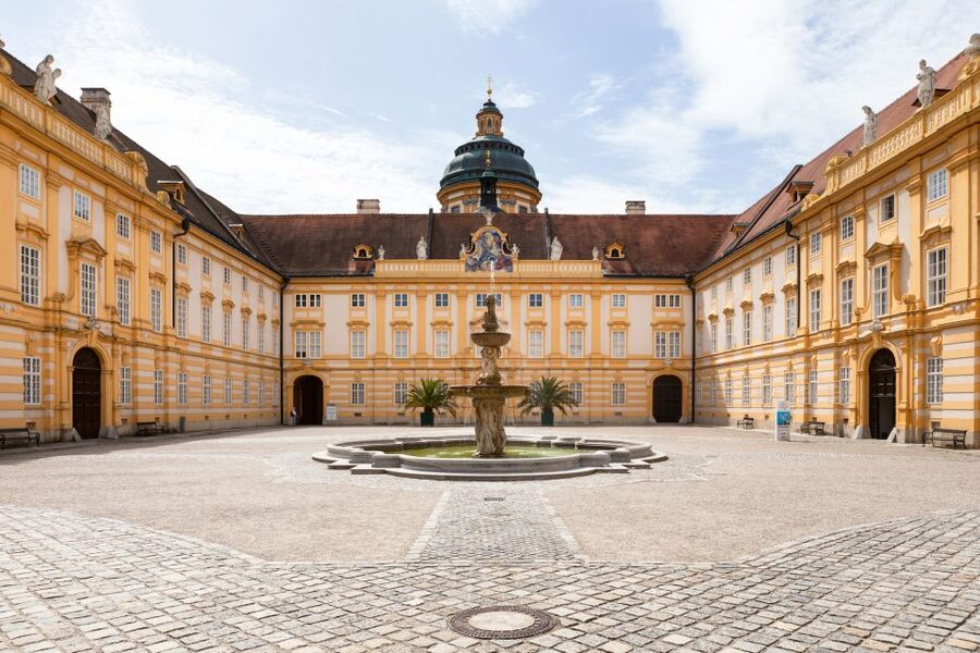 Vienna: Wachau Valley, Melk Abbey Tour with Danube Boat Trip - Meeting in Vienna and heading west
