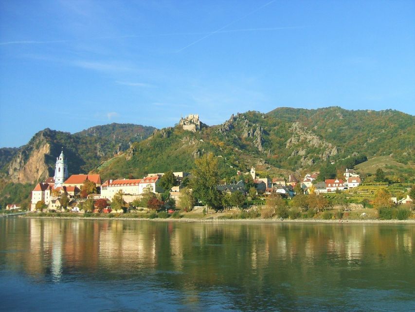 Vienna: Wachau Valley Private Kayak and Wine Tour - Why kayaking gives you a better view of Wachau