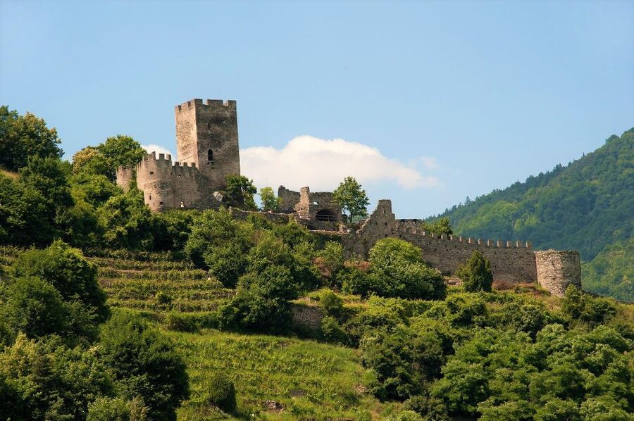 Vienna: Wachau Valley Private Kayak and Wine Tour - Dürnstein is the right final stop