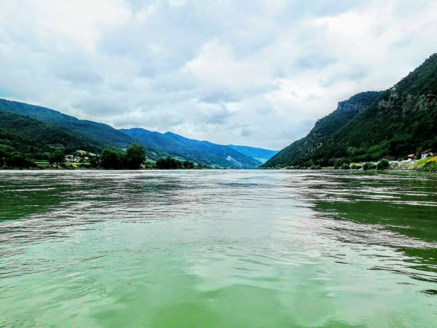Vienna: Wachau Valley Private Kayak and Wine Tour - The private price and what you receive