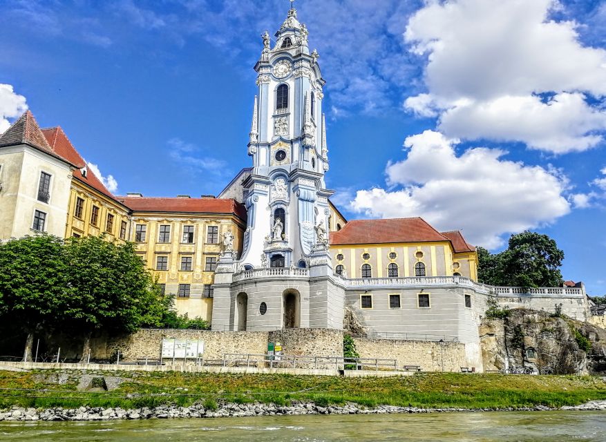 Vienna: Wachau Valley Private Kayak and Wine Tour - From Melk to Spitz, the valley opens up
