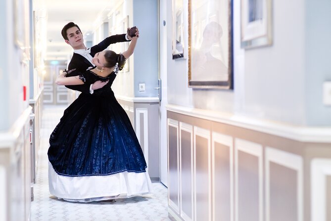 Viennese Waltz Workshop - Finding the ballroom at Griechengasse 6