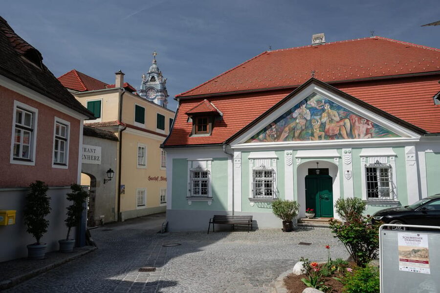 Wachau Valley: 3 Castles & Wine Private Guided Day Tour - What $530 per person buys you