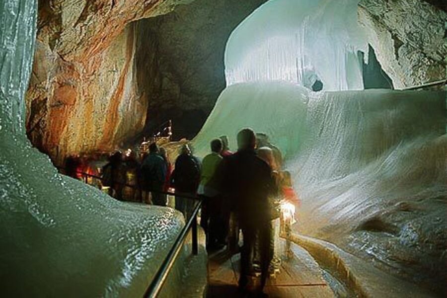 Werfen Ice Caves Private Tour - Getting to the Gondola and Cave Entrance