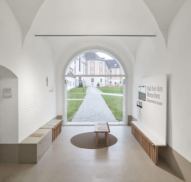 Wilhering Abbey: Discover 875 years of history! - Cloister, courtyard, and park: the slower side of the visit