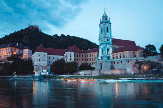 Wine tasting on traditional wooden boats in Wachau Valley - Wachauer Nase and the named vineyard points