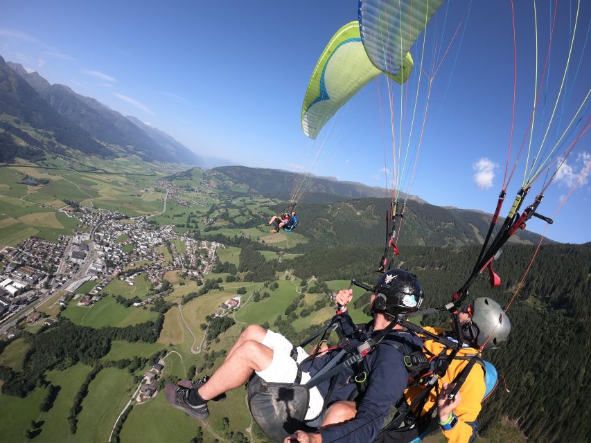 Zell am See: Paragliding Tandem Flight - Winter flying from Schmittenhöhe